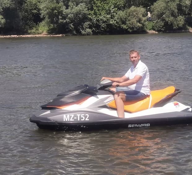 Jetski mieten am Schiersteiner Hafen in Wiesbaden